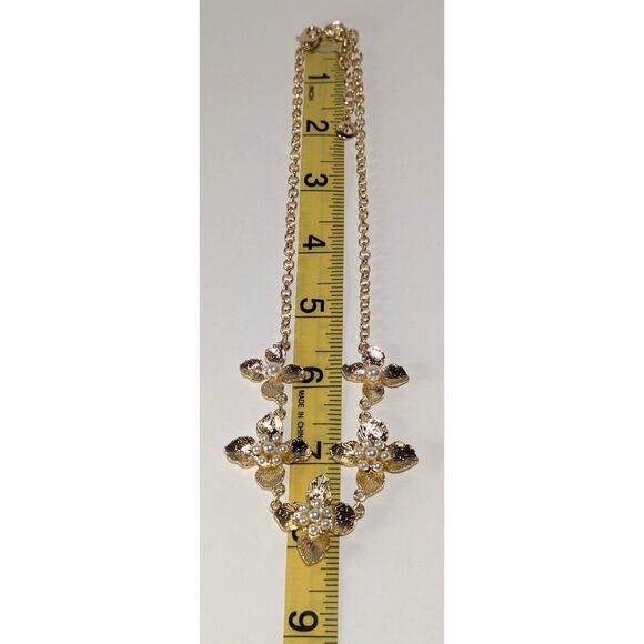 Flower with Pearl Necklace Bracelet - Picture 3 of 9